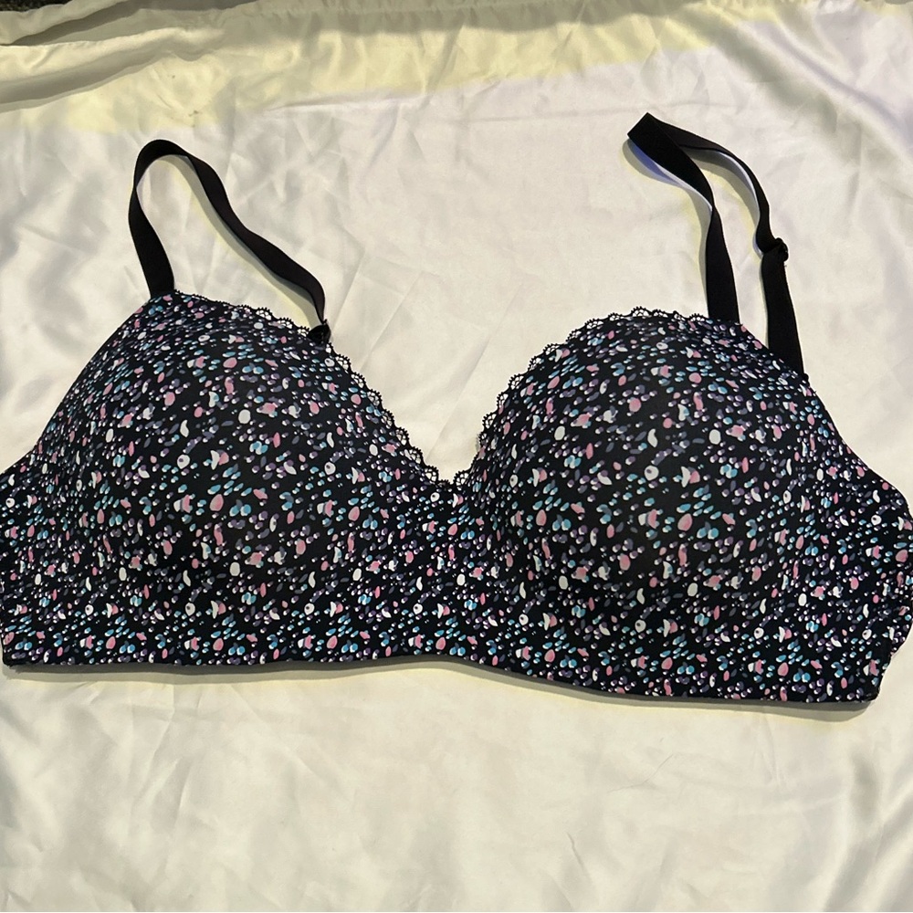 5 Maidenform XL wireless Bras - Picture 7 of 7